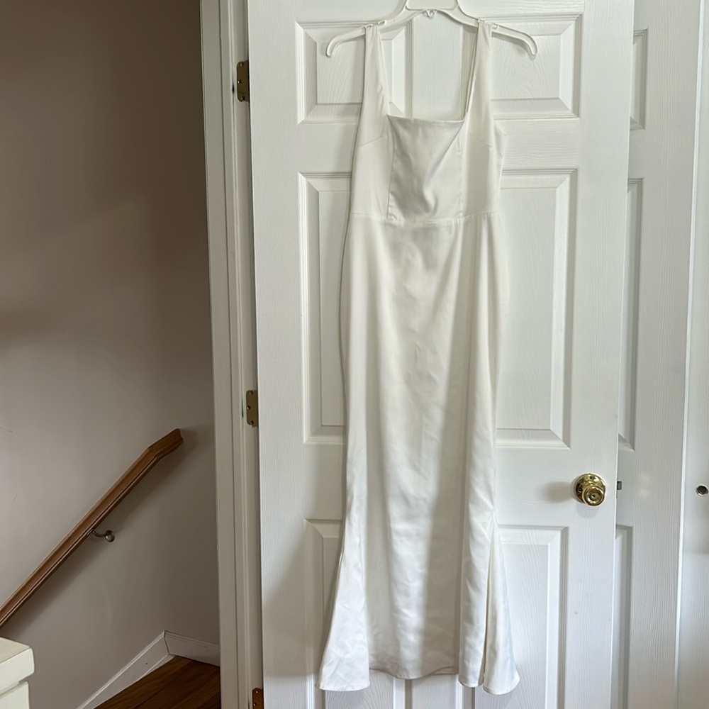 Moda Glam ANGELINA TWO-TONE OVERSIZED BOW GOWN - Picture 5 of 11